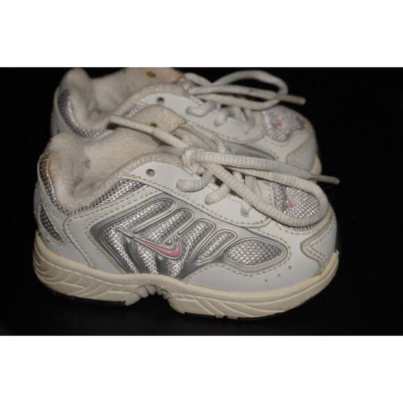 Nike Baby Girls Sneakers White Pink Silver Mesh Running Shoes Size 4C Vintage 20 - Picture 3 of 8